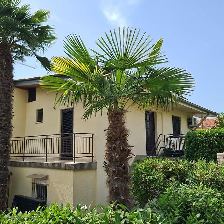 Apartman Tamy Малинска Екстериор снимка